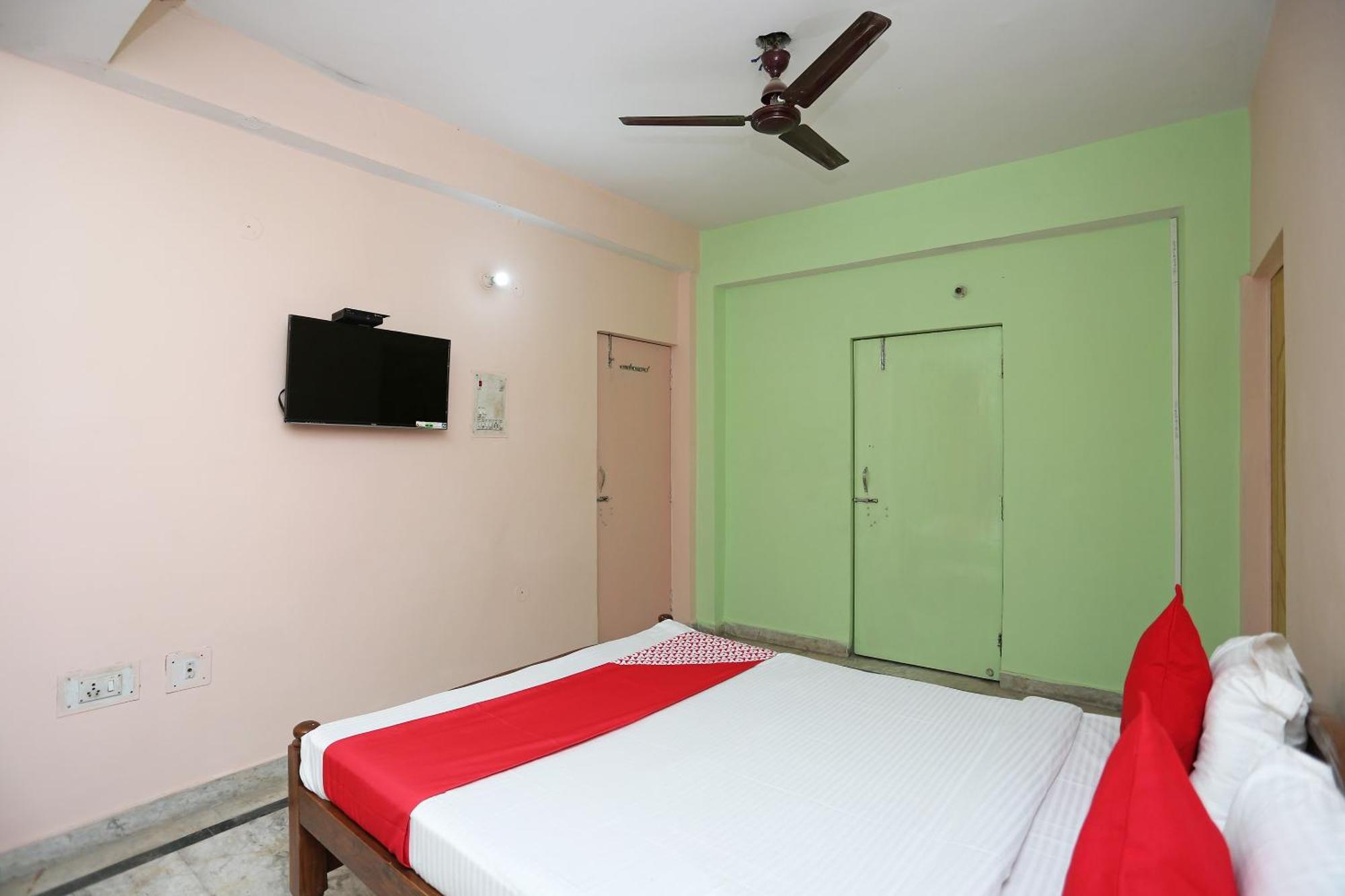 โอโย 19971 โฮเต็ล นิว อุระวศี Hotel Hajipur ภายนอก รูปภาพ